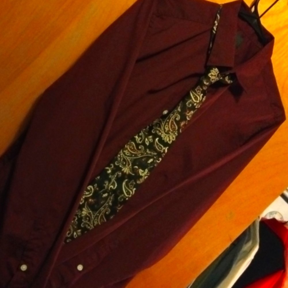 Button down dress shirt and tie